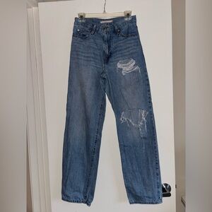 Levi’s 94 Baggy Light Wash Distressed Jean Sz 2/26